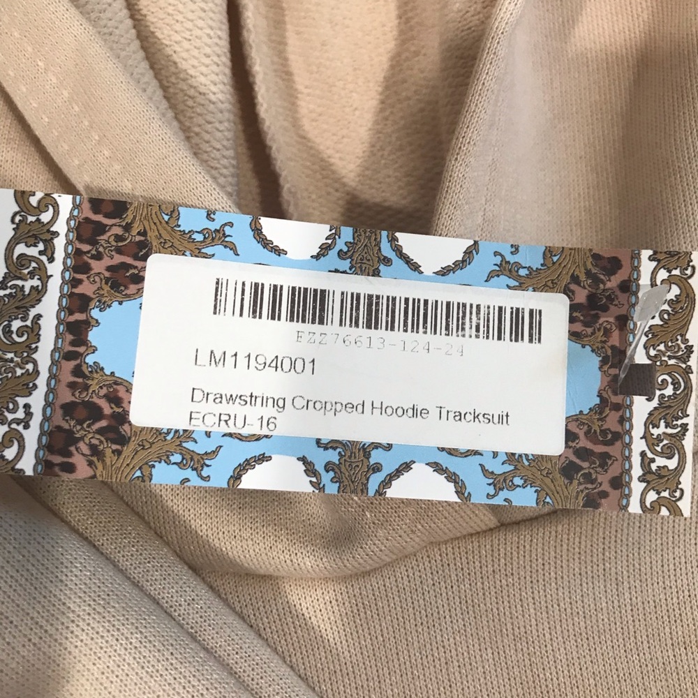 Drawstring Cropped Tracksuit - Picture 9 of 10